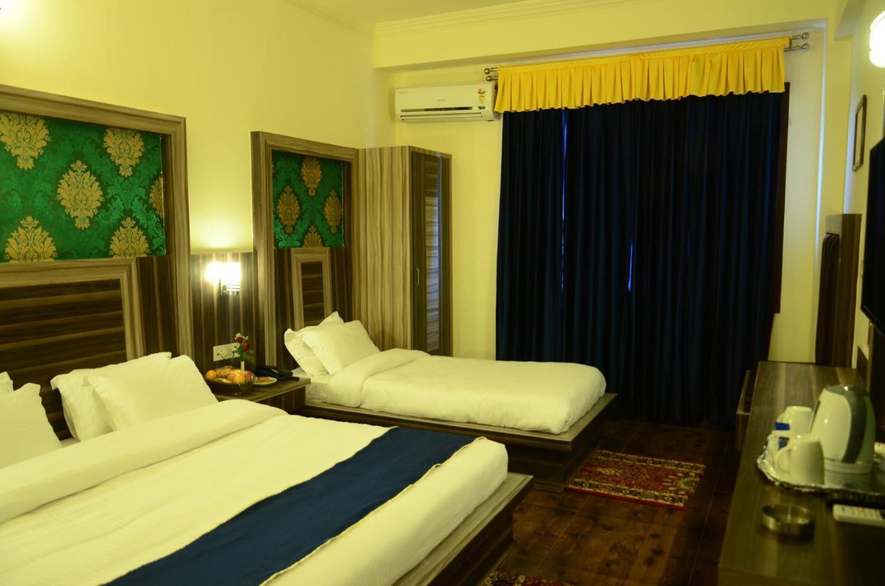 Hotel Grand Sharan Katra  Kültér fotó