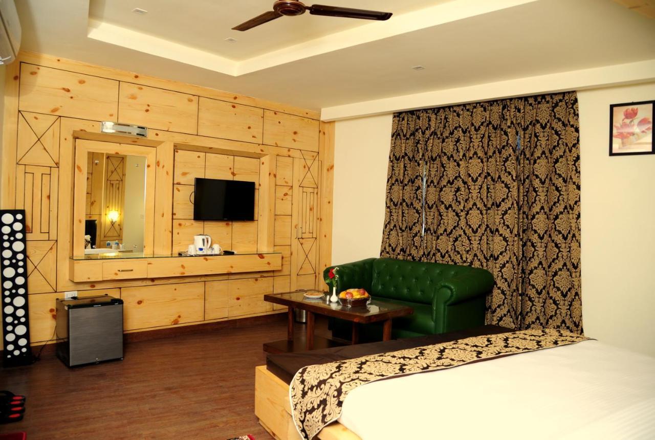 Hotel Grand Sharan Katra  Kültér fotó