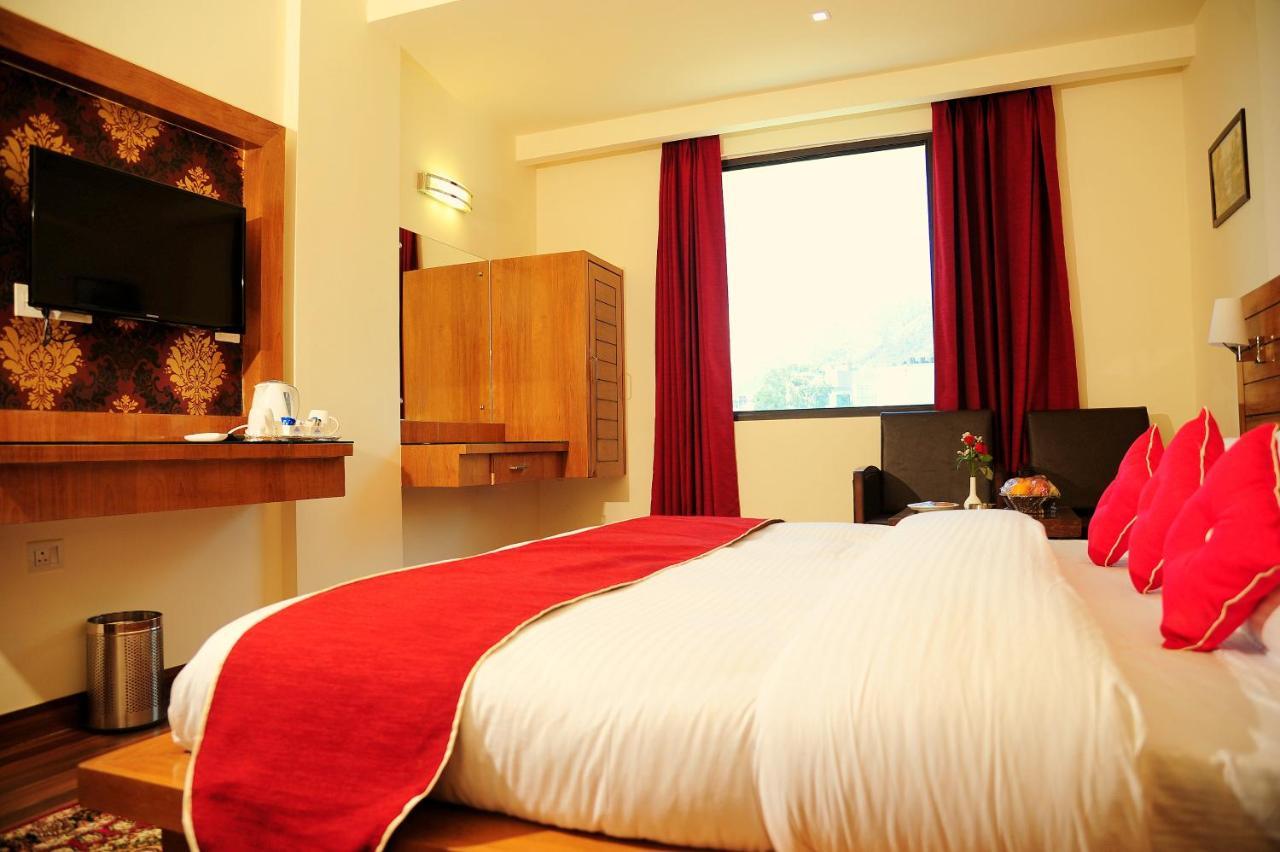 Hotel Grand Sharan Katra  Kültér fotó