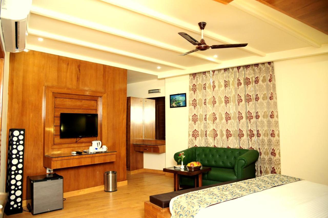 Hotel Grand Sharan Katra  Kültér fotó