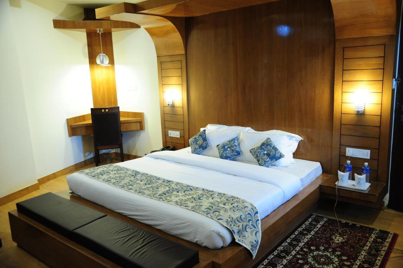 Hotel Grand Sharan Katra  Kültér fotó