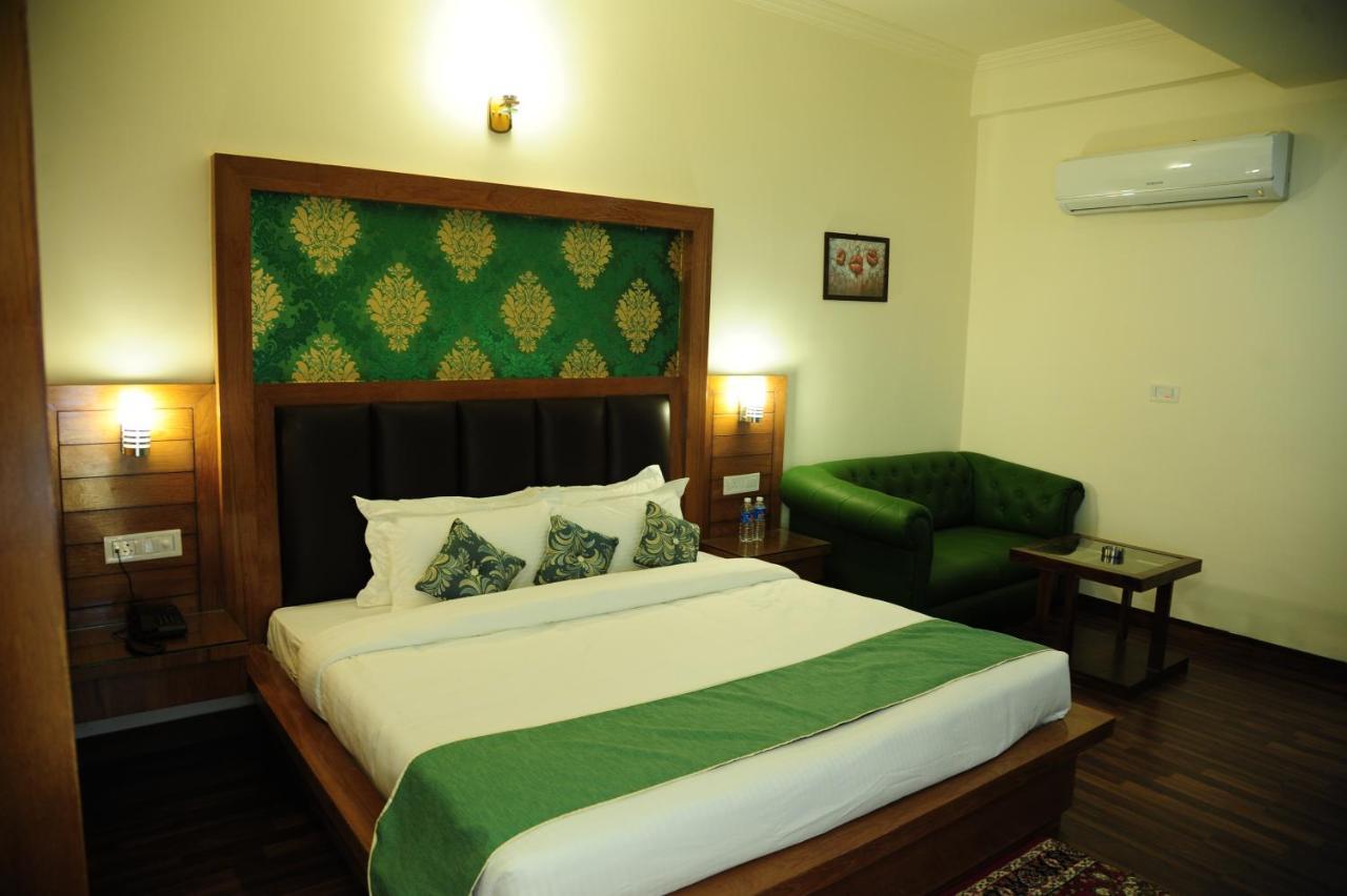 Hotel Grand Sharan Katra  Kültér fotó