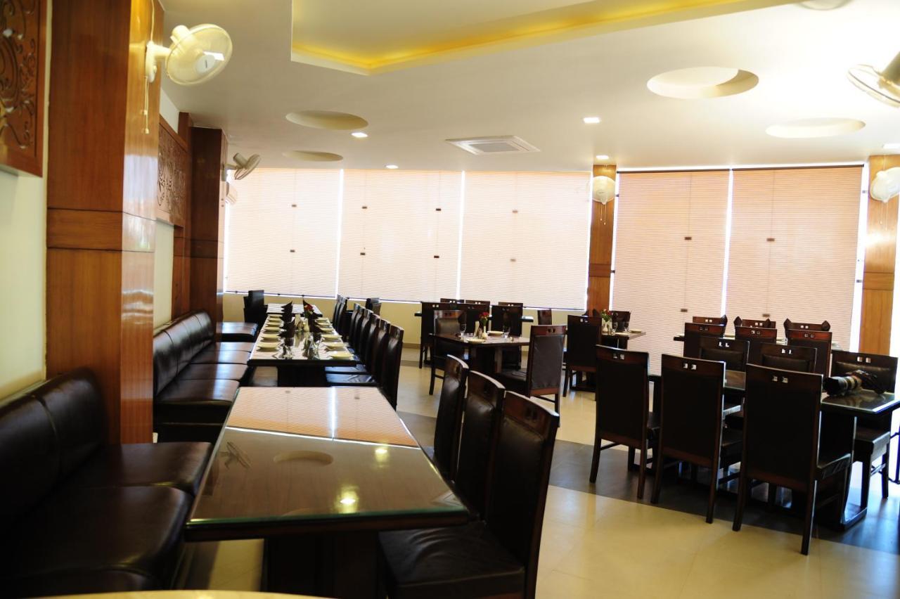 Hotel Grand Sharan Katra  Kültér fotó