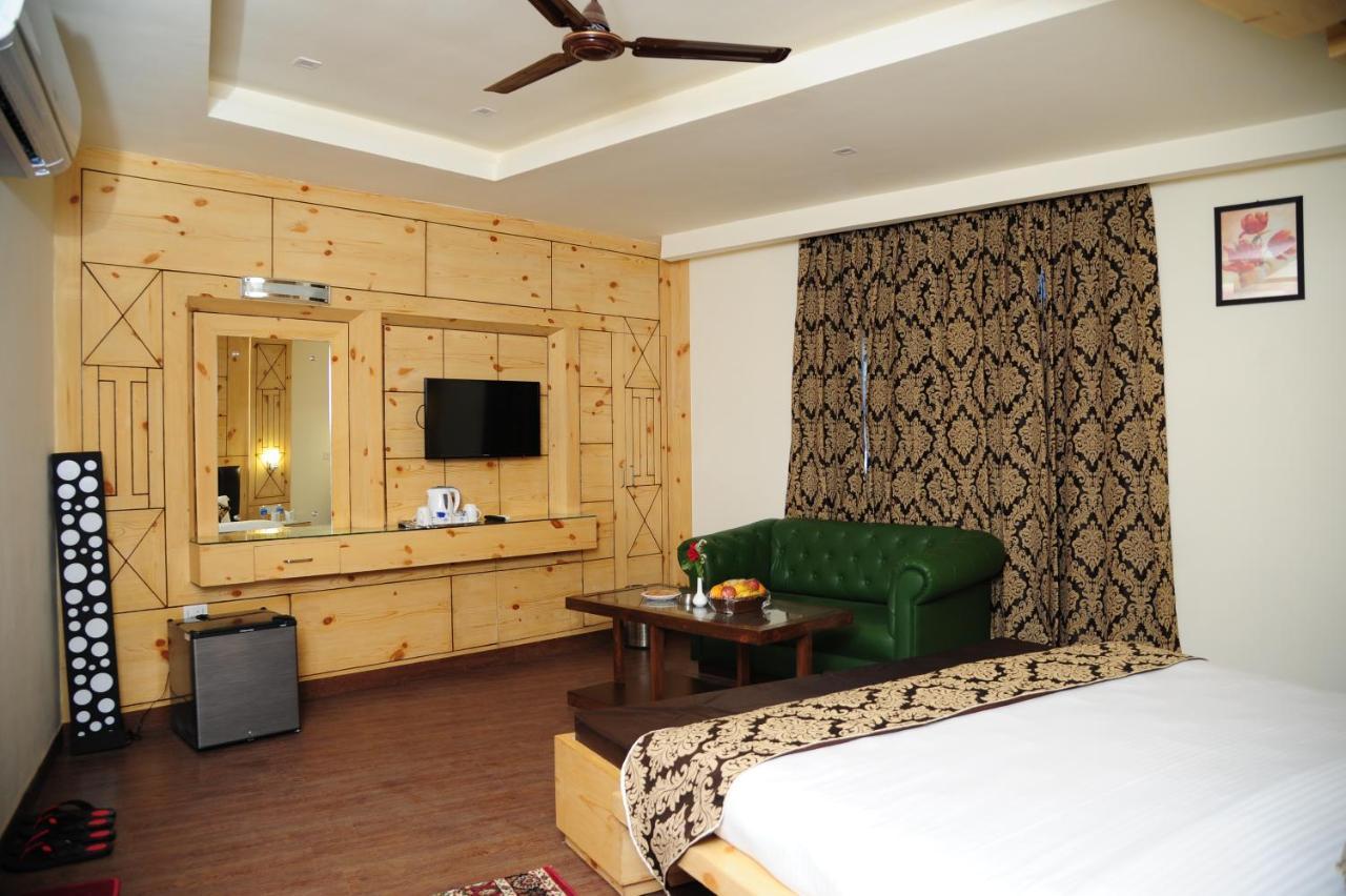 Hotel Grand Sharan Katra  Kültér fotó